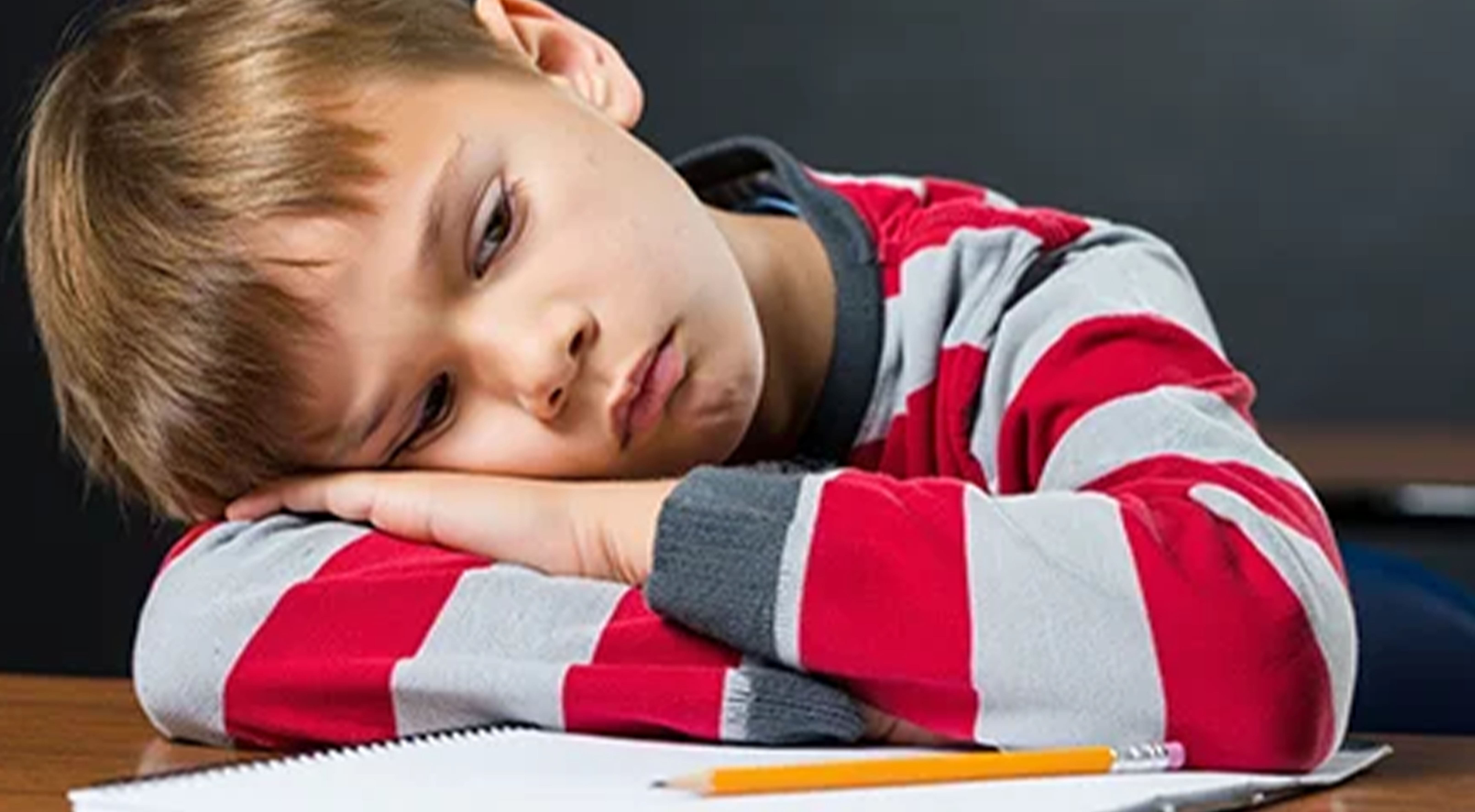 Ребёнок грустит